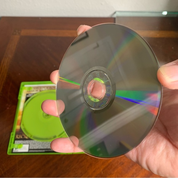 XBOX 360 Mass Effect 3 Dual Disc Video Game - Picture 7 of 7